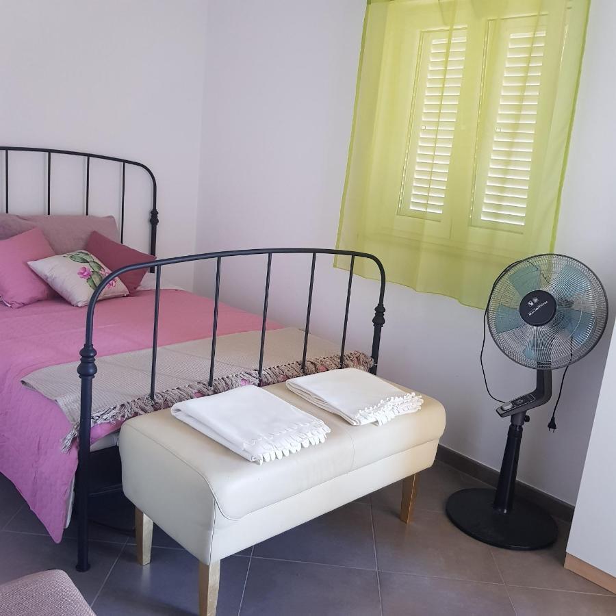 Apartmani Afrodita Sutivan Exterior foto