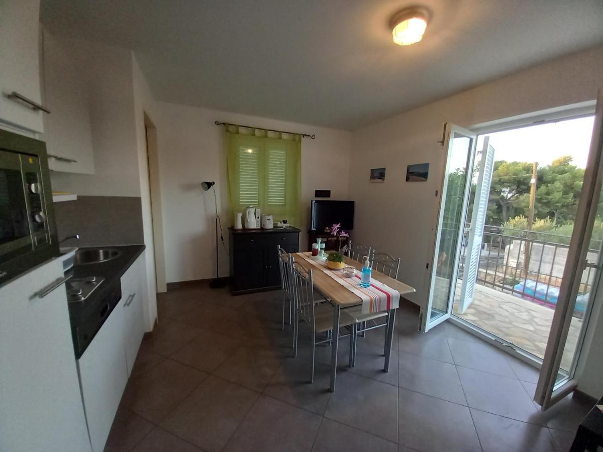 Apartmani Afrodita Sutivan Exterior foto
