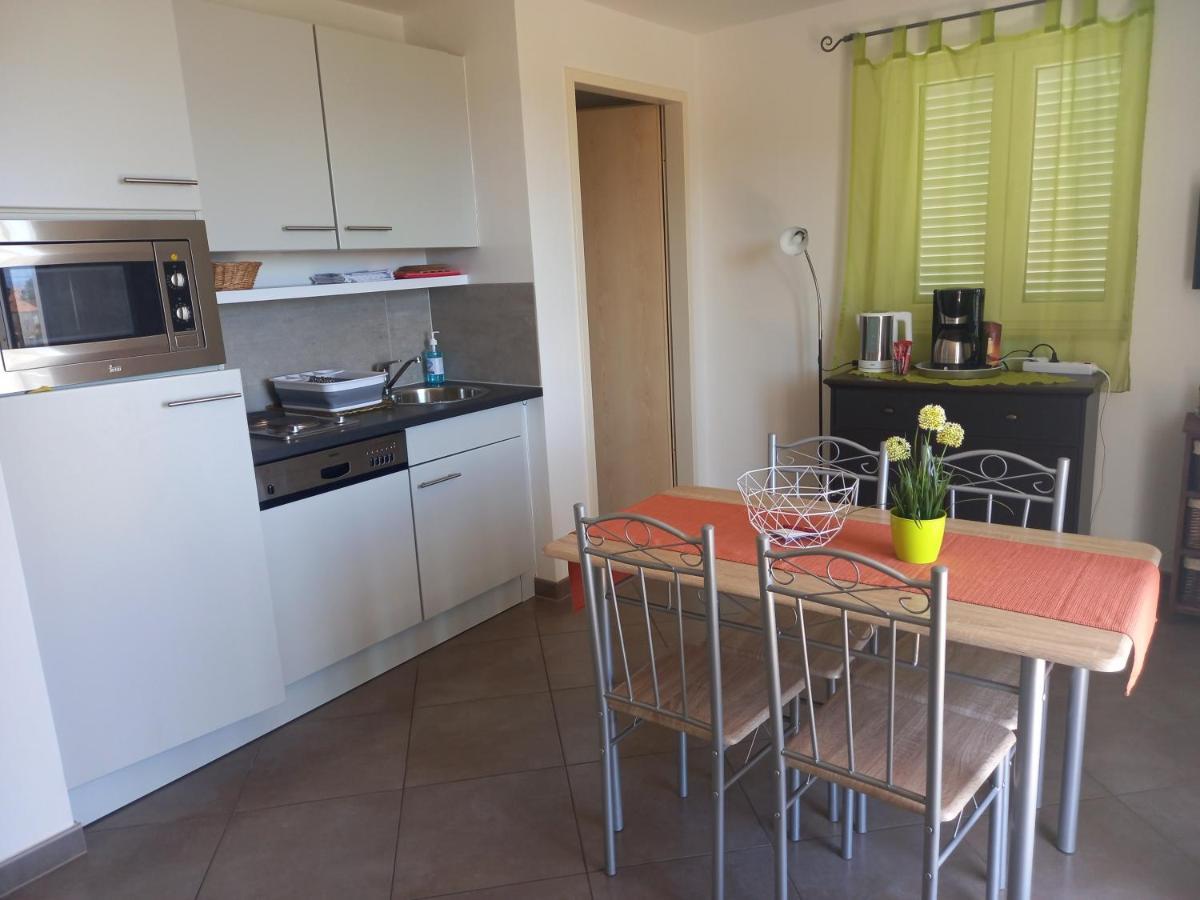 Apartmani Afrodita Sutivan Exterior foto